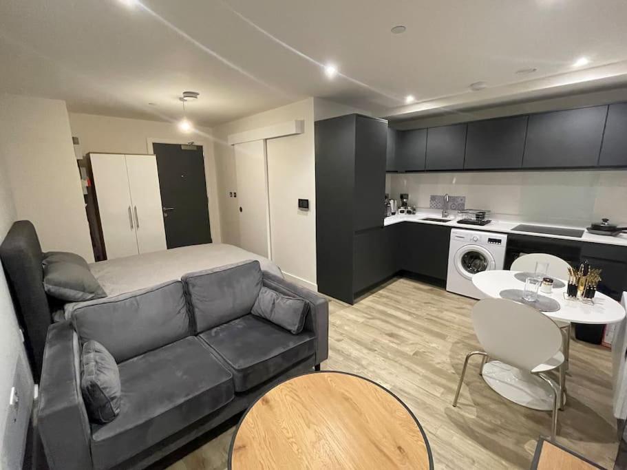 Апартаменты Stylish Flat In Old Trafford Манчестер Экстерьер фото